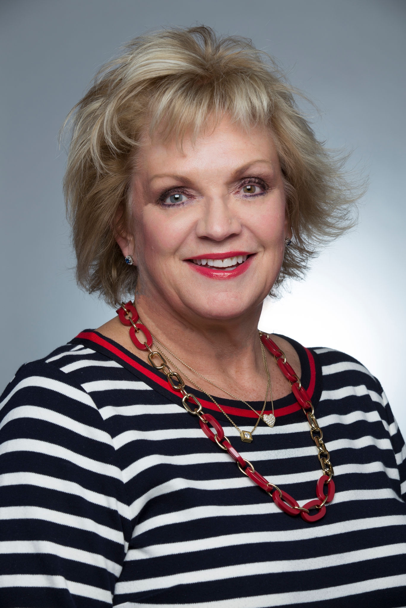 Sharon Durfee headshot. 